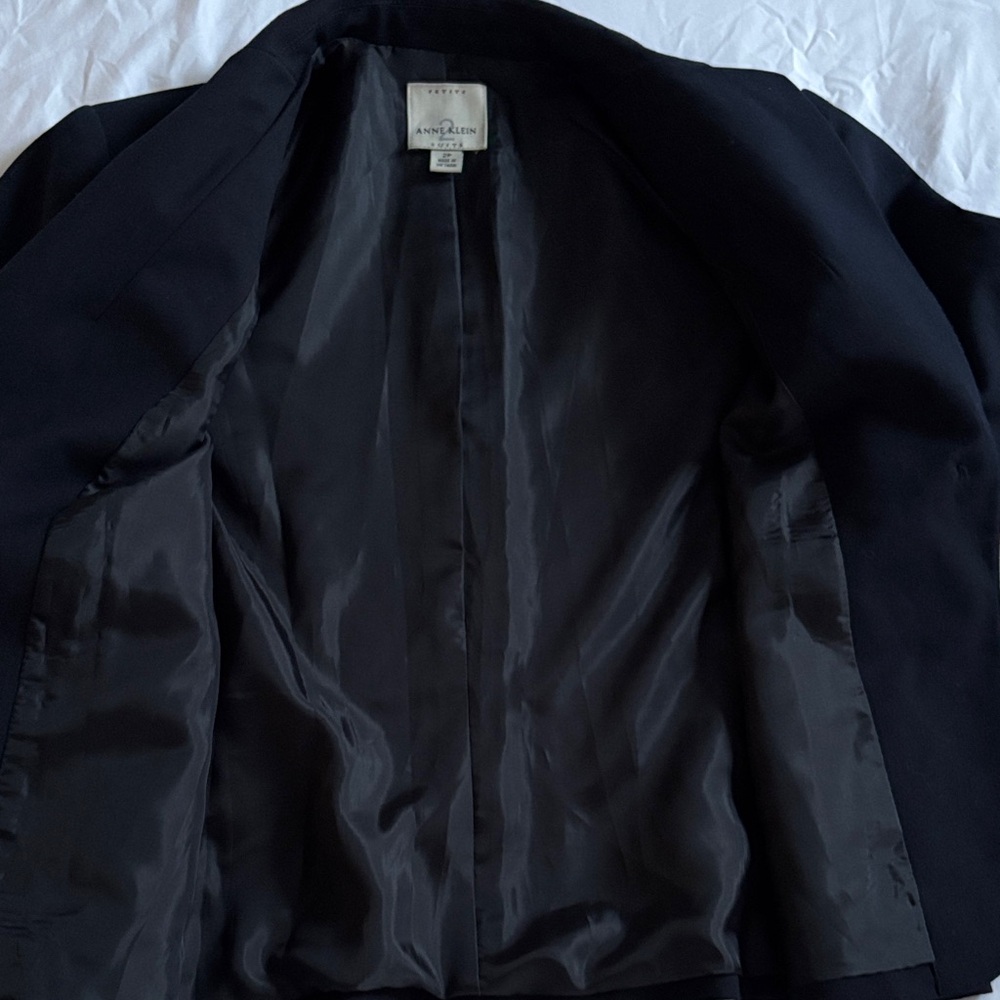 Anne Klein suits 2 pieces Classic Blue Blazer